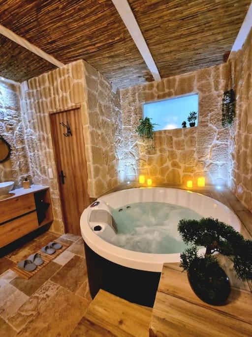Les Spas De La Mer, Suite & Spa, Love Room, Plein Coeur Du Grau Le Grau-du-Roi Dış mekan fotoğraf